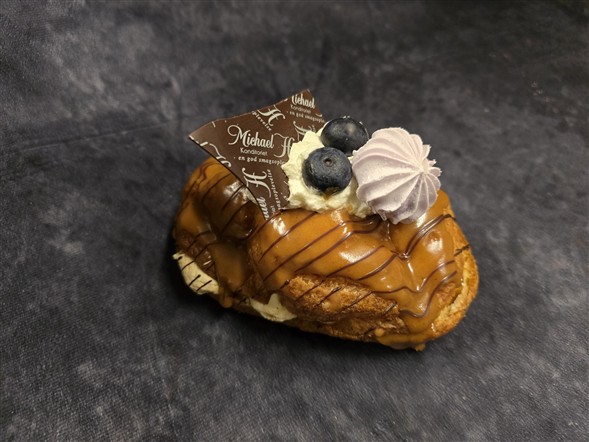 mocca eclairs