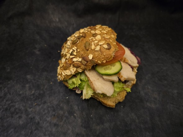 Sandwich m/kylling og pesto
