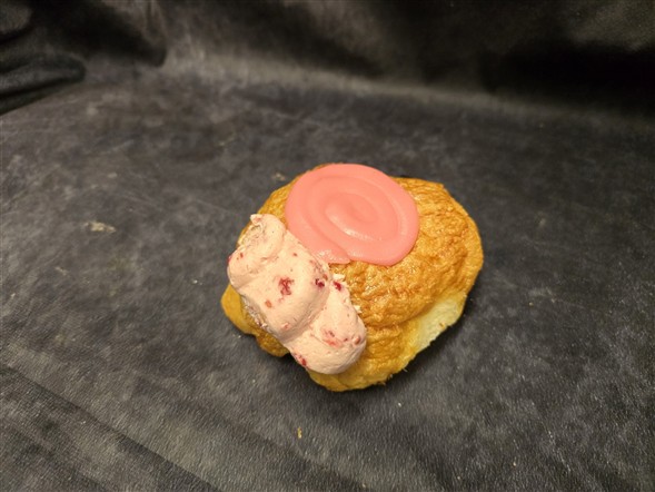 Fløde fastelavnsboller med hindbær skum